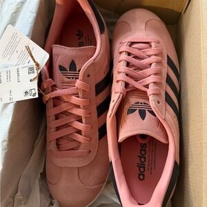 Adidas Women's Gazelle Pink and Black Sneakers